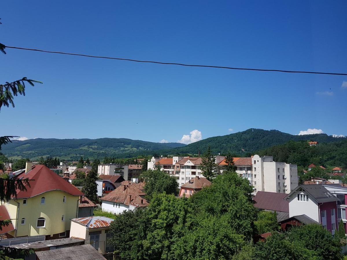 Stern Apartment Совата Екстериор снимка